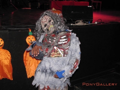 2010 Halloween Masquerade_17