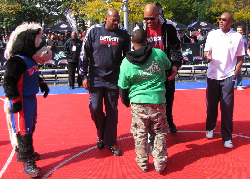 Living United with Detroit Pistons_3