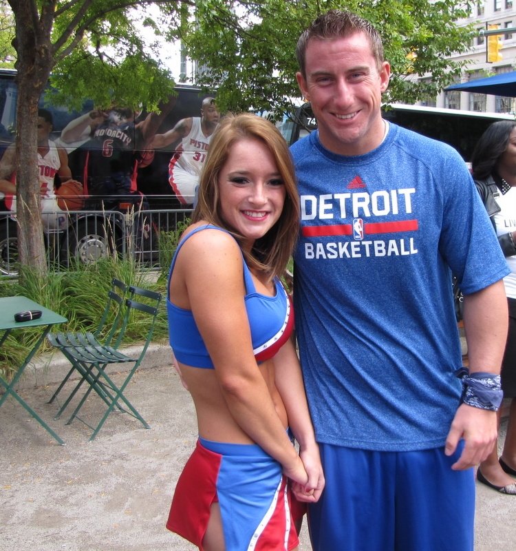 Living United with Detroit Pistons_111