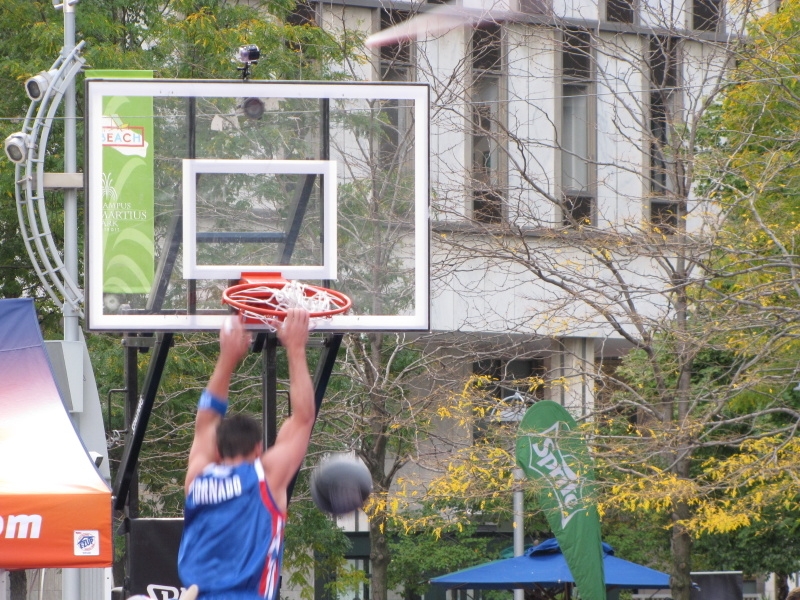 Living United with Detroit Pistons_123