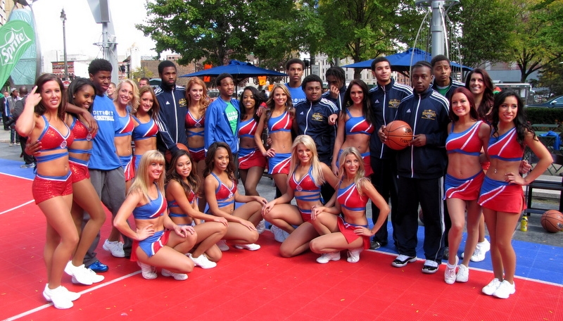 Living United with Detroit Pistons_128